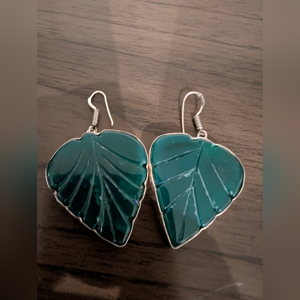 Lovely 925 Silver Trim Green Leaf Earrings